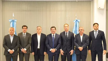 Con el respaldo de 14 gobernadores, Diego Santilli asume como jefe de Gabinete tras la salida de Adorni