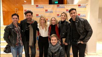 Flor Bertotti y María Valenzuela recibieron visitas especiales en el teatro
