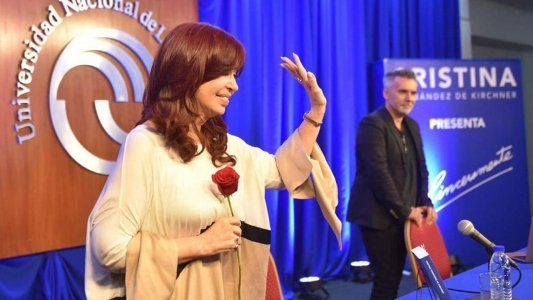 Cristina y la macumba del bastón presidencial: Corrobora la locura que significó el traspaso de poder