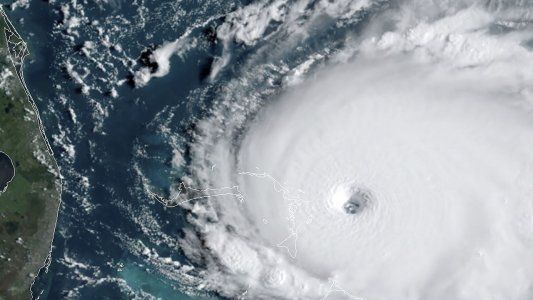 Dorian llega a la Florida con vientos de 350 km/h y estiman que podría ser similar o más potente que Katrina