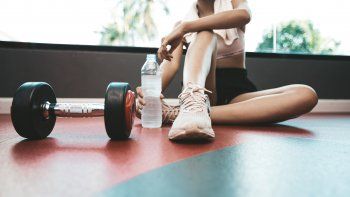Entrenar en casa: una rutina completa para hacer actividad física