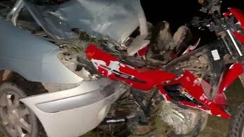 Una joven embarazada murió por un auto que chocó la moto en la que viajaba (Foto: Corrientes Hoy).
