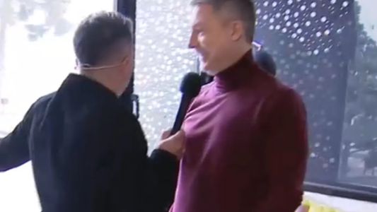 El blooper de Ángel de Brito en la oficina de Adrián Suar