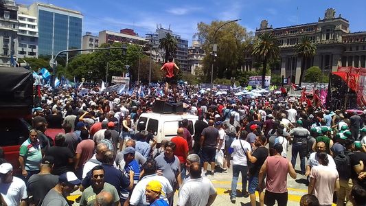 La CGT y piqueteros se manifestaron en Tribunales ante un gran operativo de seguridad