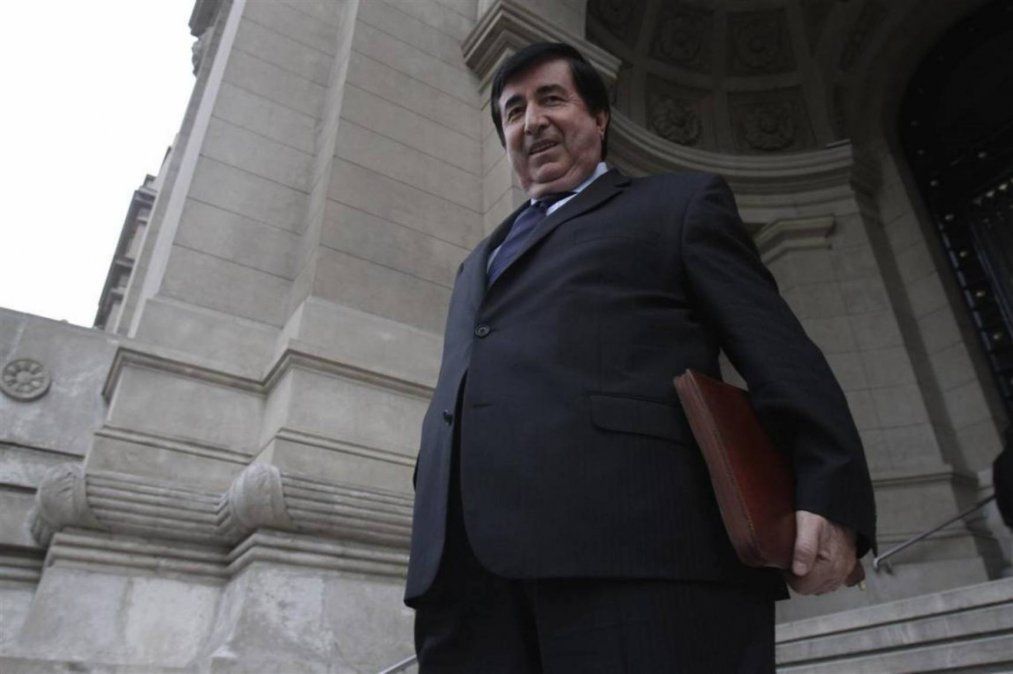 Massot apuntó contra Durán Barba y lo comparó con el Manosanta de Olmedo