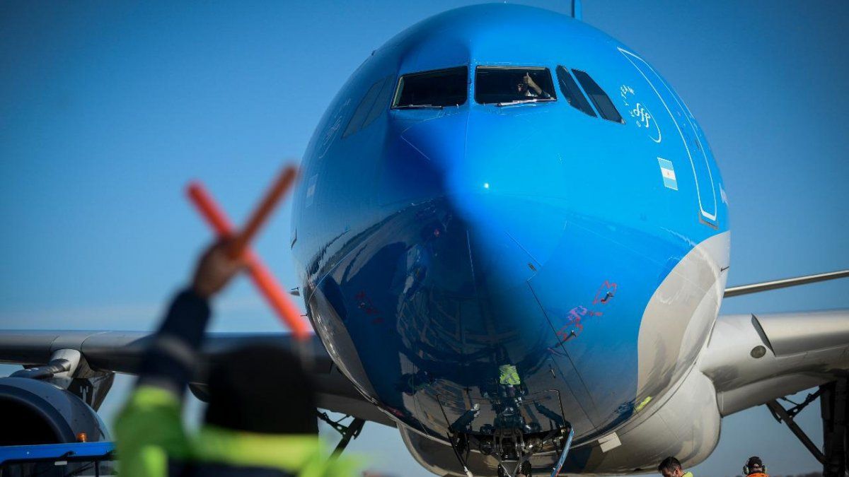 Covid-19: mañana parte un nuevo vuelo a Moscú para traer más vacunas.