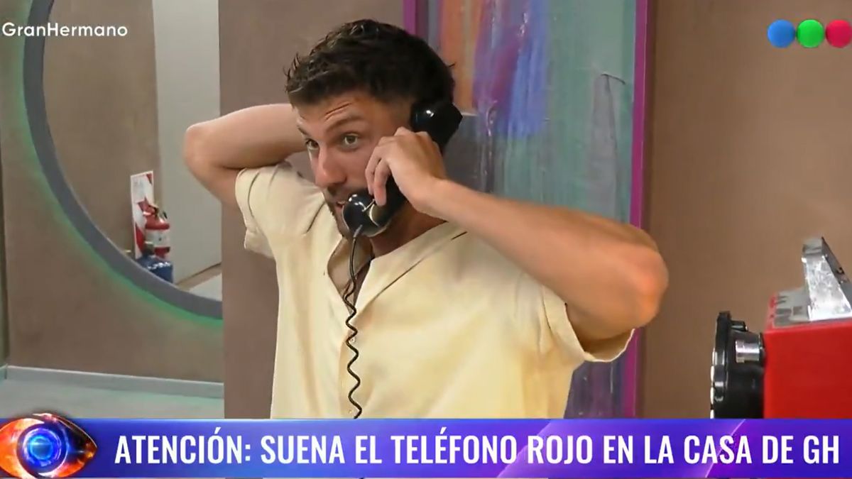 santiago algorta_telefono rojo gh.jpg