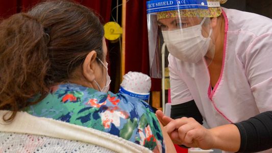 Comenzó la vacunación a los mayores de 70 años sin turno en la Provincia