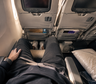 El truco para pasajeros altos que tienen que viajar en avión durante muchas horas en clase turista