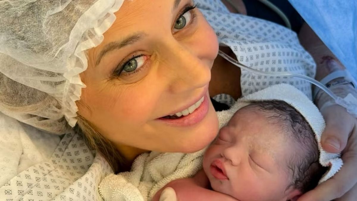 La tierna foto del reencuentro de Rocío Marengo con su bebé antes de Navidad que conmovió a todos