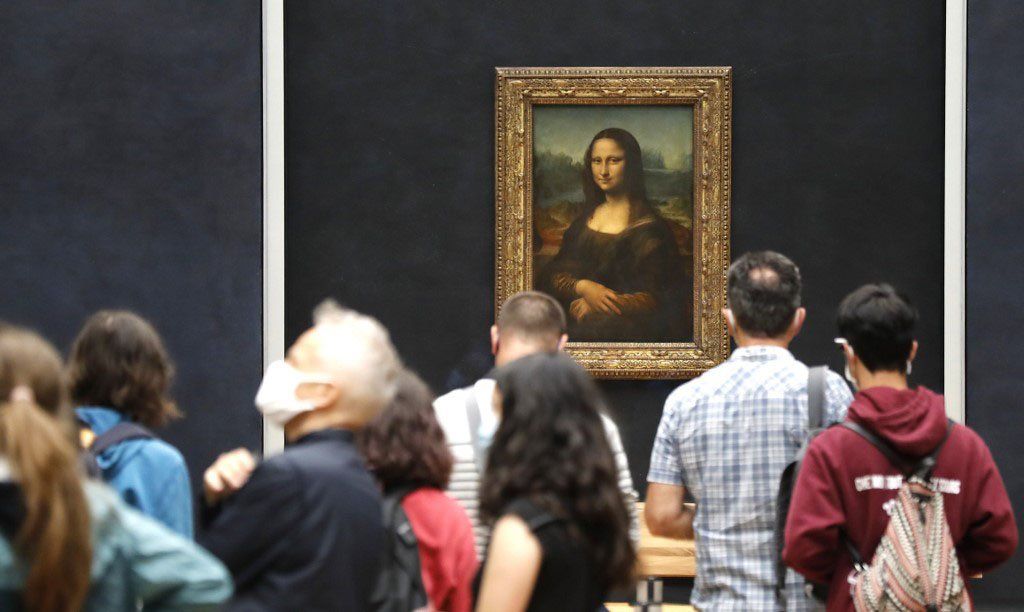 El museo del Louvre reabrió sus puertas luego de tres meses y medio cerrado por el COVID-19