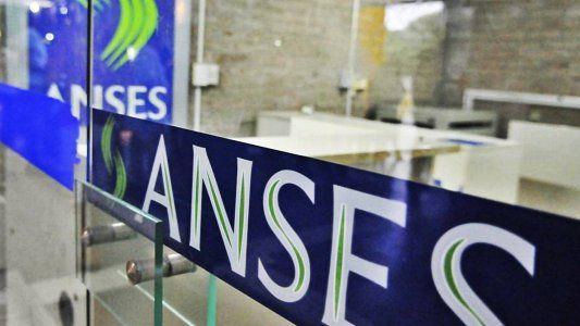El Gobierno colocó deuda por $10 mil millones con fondos de la Anses