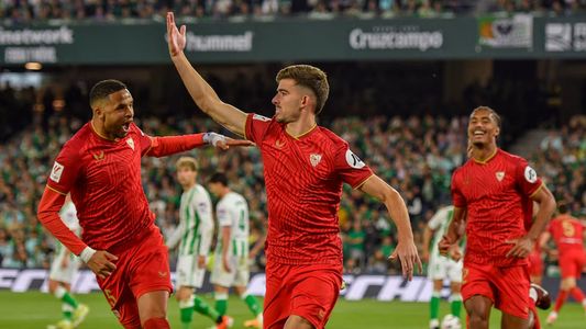 Escándalo: detuvieron a un futbolista del Sevilla en una investigación de apuestas ilegales