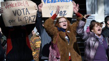 Con manifestaciones a favor y en contra, las elecciones de Venezuela llegaron a Buenos Aires