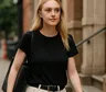 Dakota Fanning y el poder de vestir simple: cómo hizo de los básicos una marca de estilo