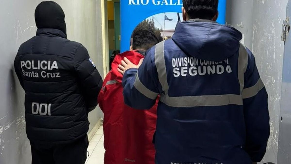 Un hombre de 34 años intentó entregar una bolsa con alimentos a un detenido en una comisaría de Río Gallegos. (Foto: La Opinión Austral)