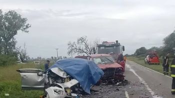 Así quedaron los vehículos en la ruta 13 de Córdoba. (Foto: Clarín) Así quedaron los vehículos en la ruta 13 de Córdoba. (Foto: Clarín)