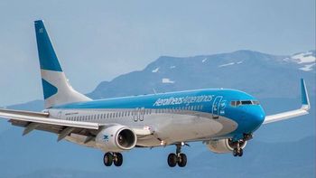 Una jueza de EE.UU. autorizó embargos a Aerolíneas Argentinas por un fondo buitre