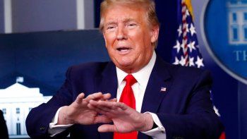 Denuncian que Trump recibió informes de inteligencia sobre el coronavirus en enero, pero los ignoró
