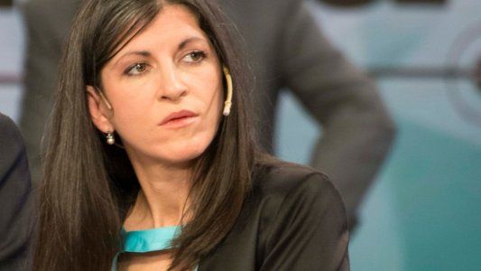 El sugestivo tuit de la diputada Vallejos, tras pedir que el Estado obtenga acciones en empresas asistidas