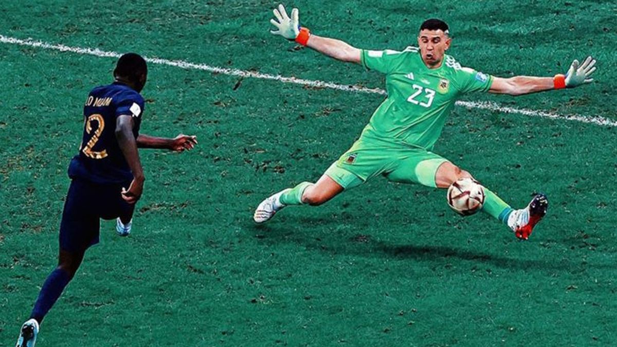La atajada del mundial de Qatar. Evitó un gol en el final del partido final con Francia y luego, fue la figura en los penales para conseguir la tercera copa para la Argentina. ( Foto: Gentileza El gráfico)