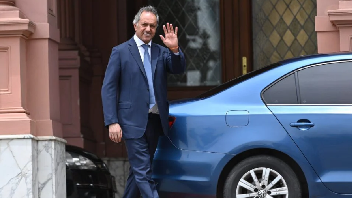 Javier Milei recibió a Daniel Scioli en Casa Rosada. (Foto gentileza Télam)