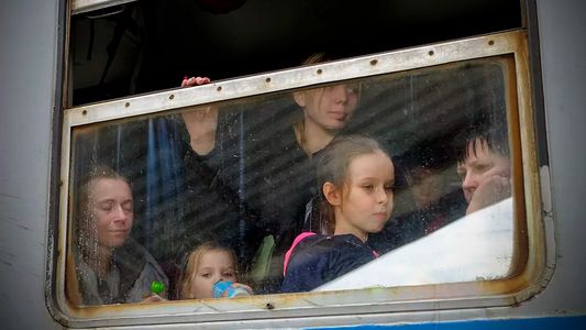 Un millón de personas abandonó Ucrania y para la ONU podría ser la crisis de refugiados más grande de este siglo