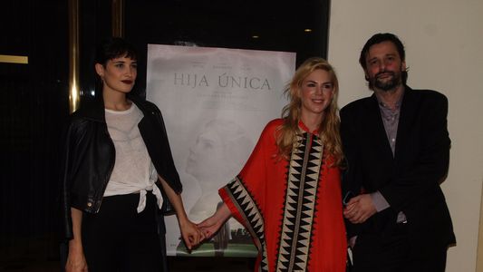 Muchos famosos disfrutaron de la avant premiere de Hija única