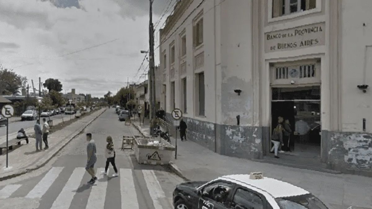 La esquina donde el jubilado dice haber sido interceptado por el delincuente.