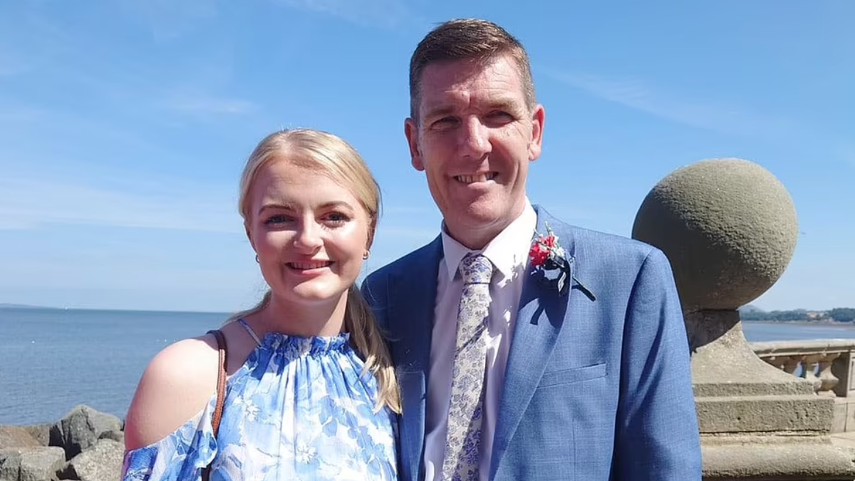 Megan Reid y Gavin Dunsmuir, hoy con 25 y 50 años, respectivamente, se casaron y tienen dos hijos.