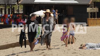 La intimidad familiar de Florencia de la V mientras combina el placer con el trabajo