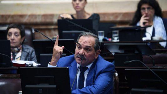 El senador José Alperovich, acusado de abuso sexual, pidió extender su licencia por noventa días