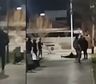 El salvaje video de como un policía pateó en la cabeza a un chico desmayado en el piso