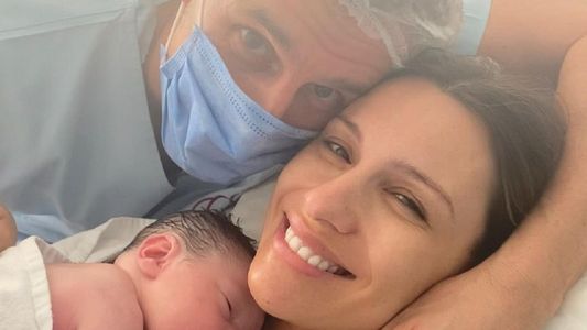 Pampita presentó a Ana: Nuestra hija tan buscada, esperada y amada