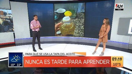 El hack de la tapa de aceite y el vaso de plástico medidor para bebidas