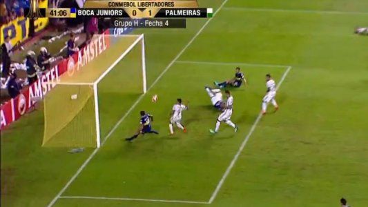 Boca-Palmeiras: el video del increíble gol que se perdió Wanchope Ábila abajo del arco
