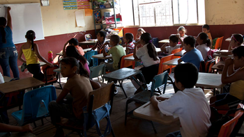 Por qué el gobierno decidió suspender las clases el próximo viernes
