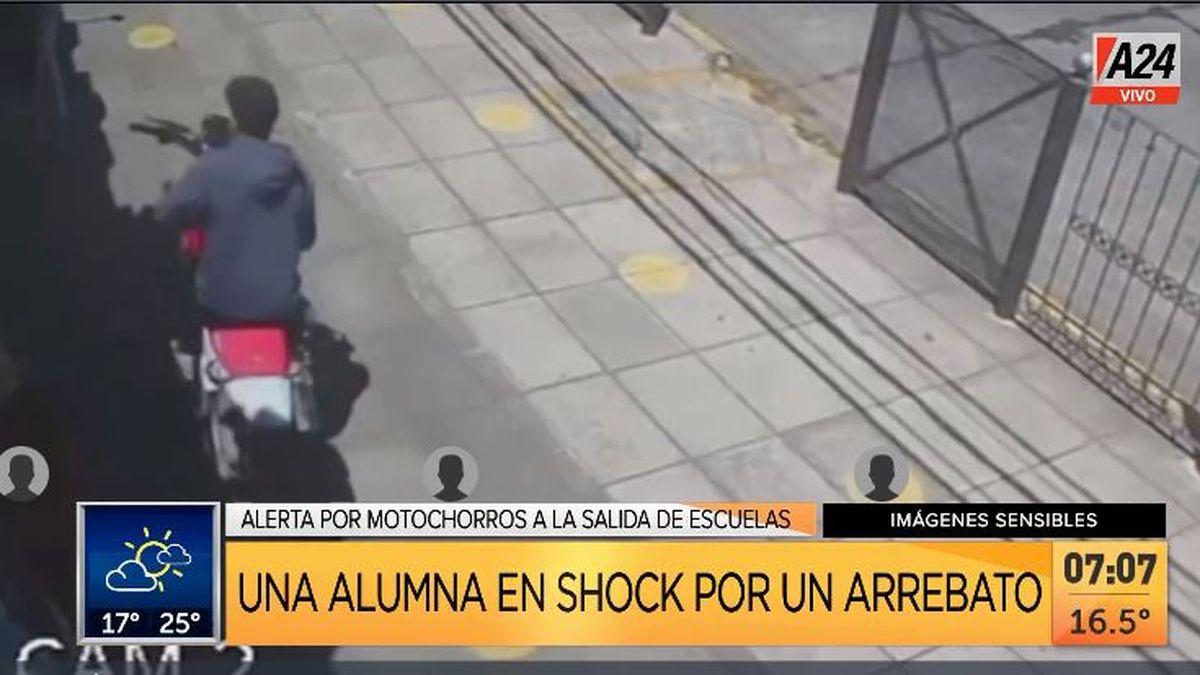 Merlo: un nuevo ataque motochorro en la puerta de un colegio. (Captura de tv)