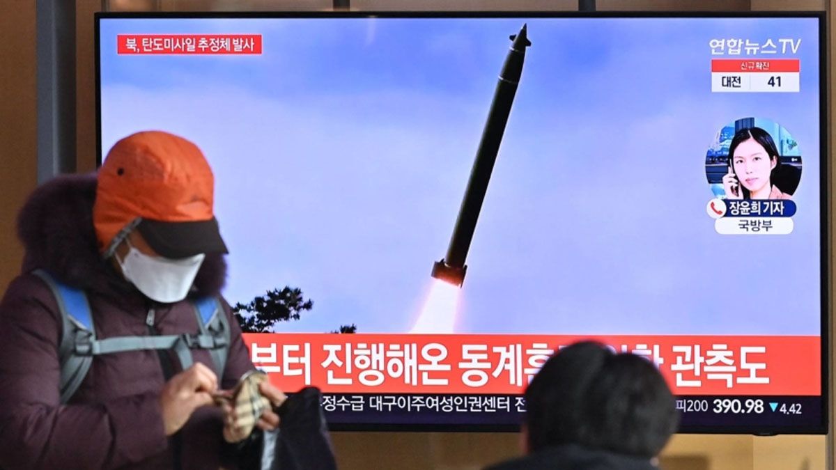 La prueba del misil de Norcorea causó pánico en Japón. (Foto: Gentileza Japan Times)