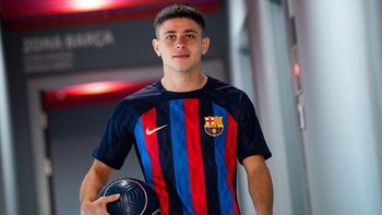 Quién es la nueva joya argentina que contrató Barcelona y tiene la misma cláusula de rescisión de Mbappé