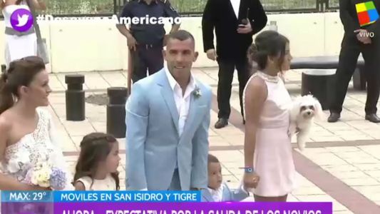 Se casaron por civil Carlos Tevez y Vanesa Mansilla