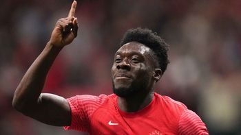 La emotiva historia de Alphonso Davies, el canadiense que tomó una drástica decisión relacionada a Qatar 2022