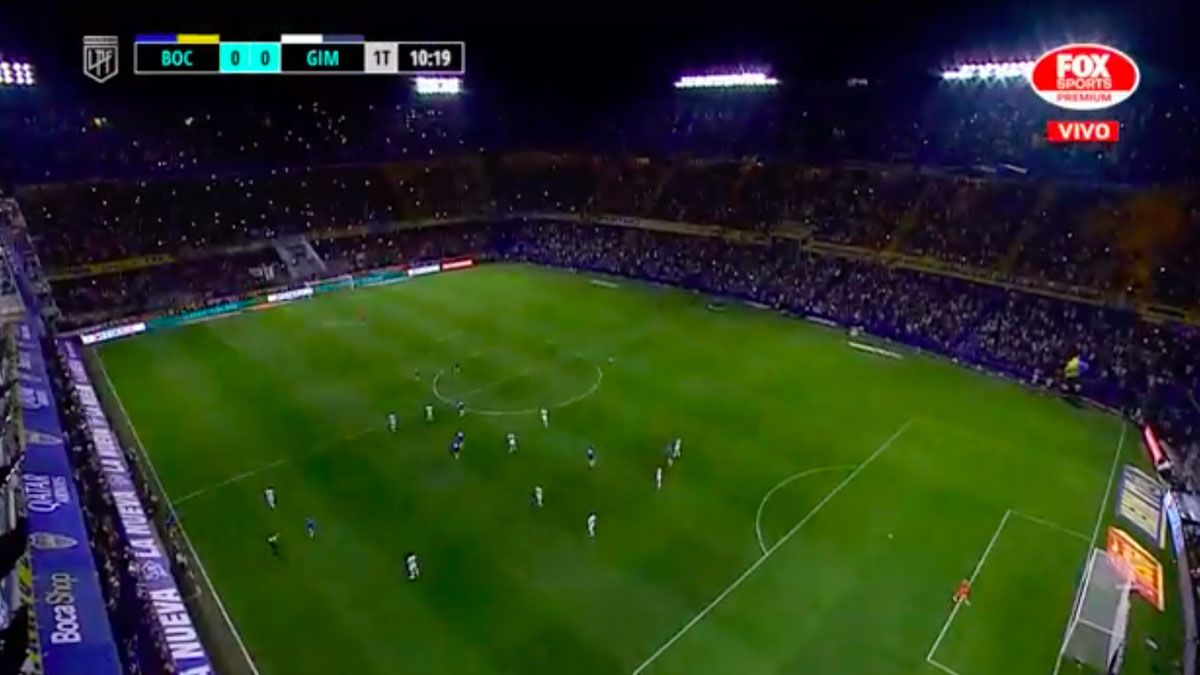 La Bombonera en el minuto 10.