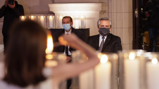 ¿Qué hubo detrás del homenaje de Alberto Fernández a los muertos por el COVID-19?: la respuesta a la oposición