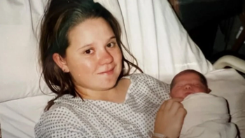 Fue madre a los 16 años, debió dejar a su hijo y se reencontró con él dos décadas después
