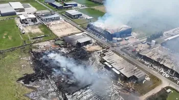 Nuevo incendio en el Polo Industrial de Ezeiza: volvió a arder un galpón una semana después de la explosión