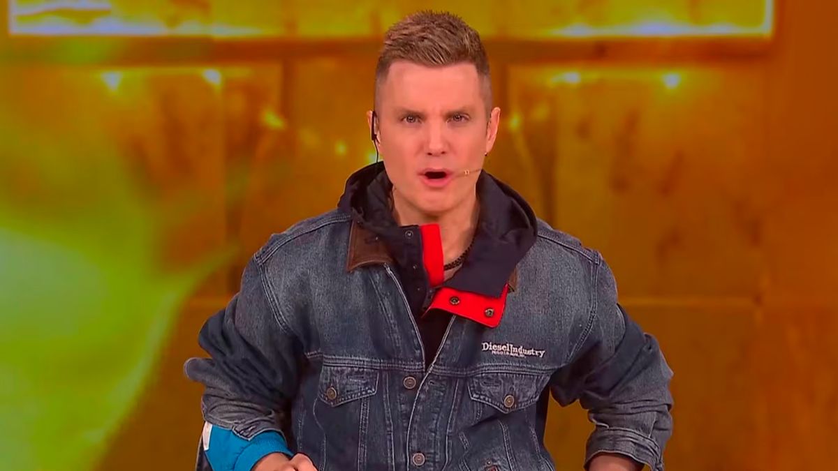 Exigen la expulsión de una participante de Gran Hermano tras desnudarse en vivo
