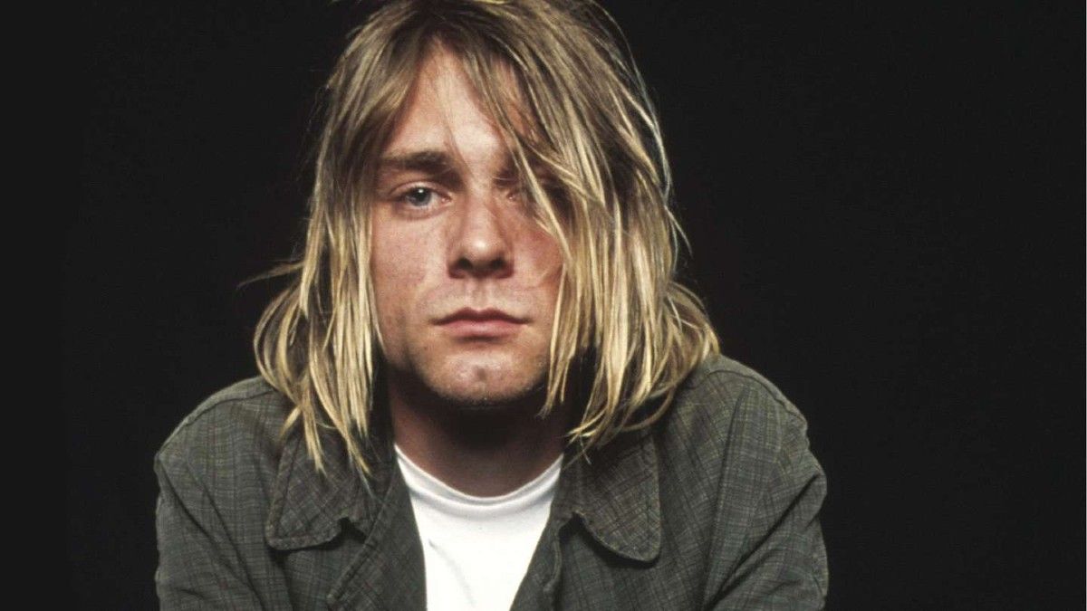 Kurt Cobain estaba muerto en el suelo con una escopeta en el pecho. 