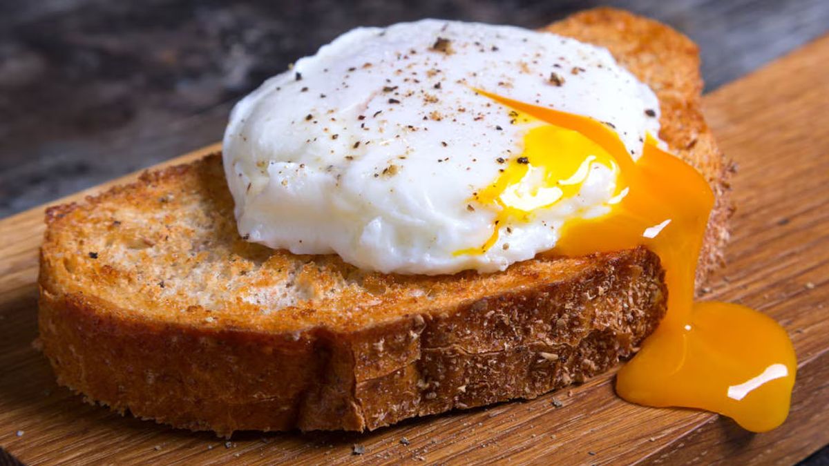 Huevo poché: cómo lograr en casa el clásico del brunch con una técnica simple y sin aceite