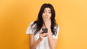 Una mujer explicó como transforma el cabello que se le cae en extensiones. Una mujer explicó como transforma el cabello que se le cae en extensiones.